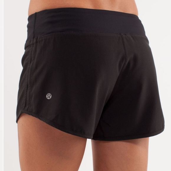lululemon athletica Pants - Lululemon Run Switch Back Reversible and Adjustable Short Size 6